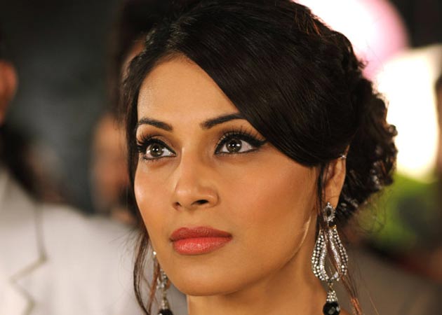 Bipasha Basu: My shoe came off while walking the ramp